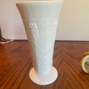Indiana Colony Harvest Grape White Milk Glass Vase